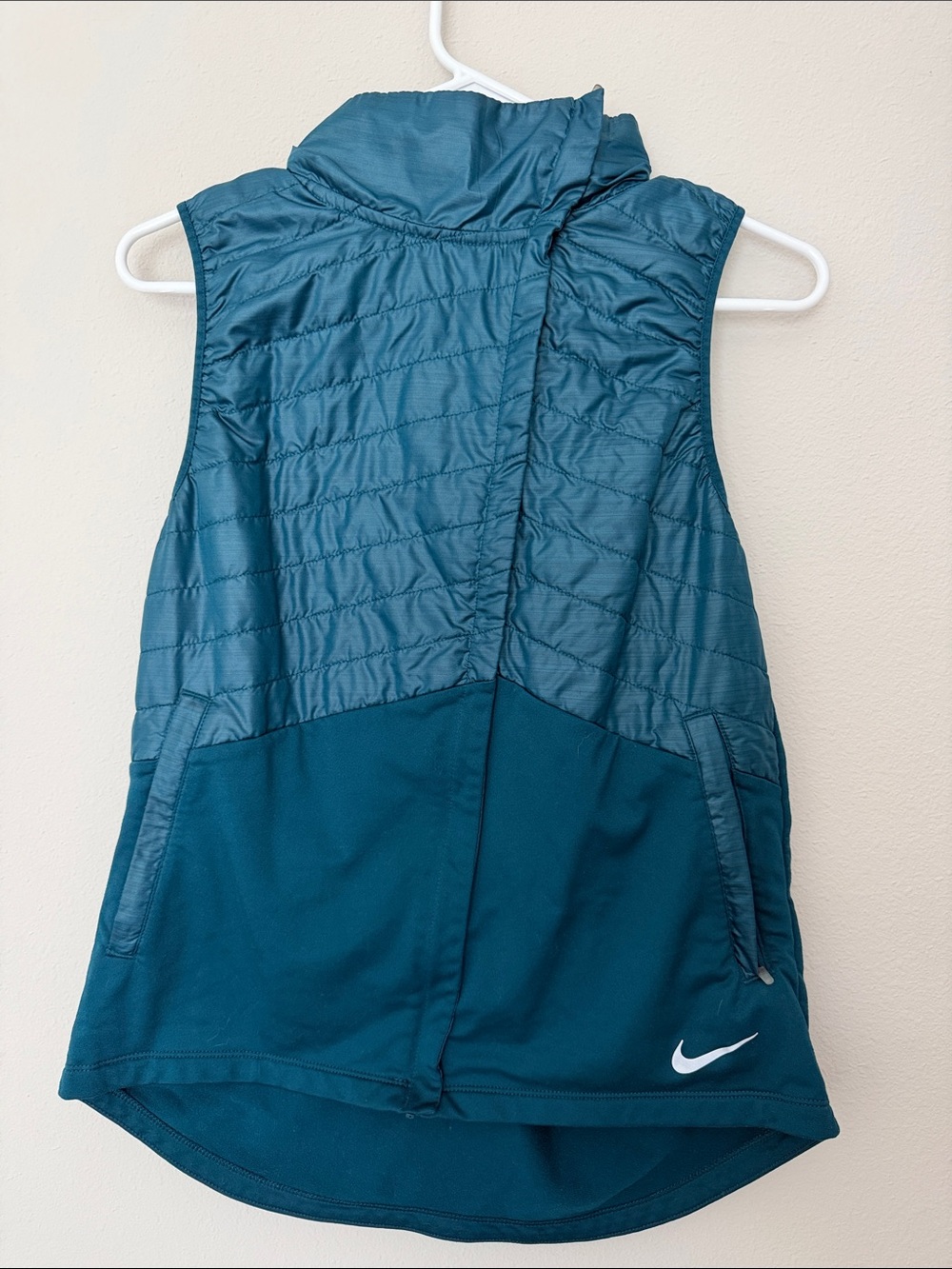 Women's Nike AeroLayer Running Vest
